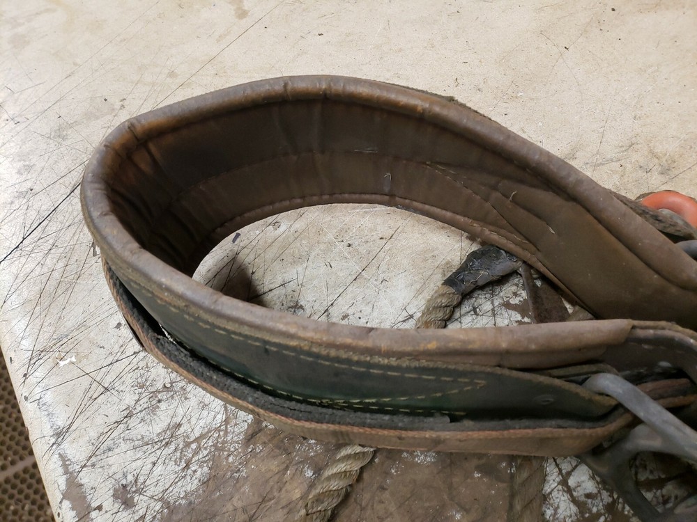 KLEIN TOOLS INC. Lineman's Pole Climbing Leather Belt - Size large
