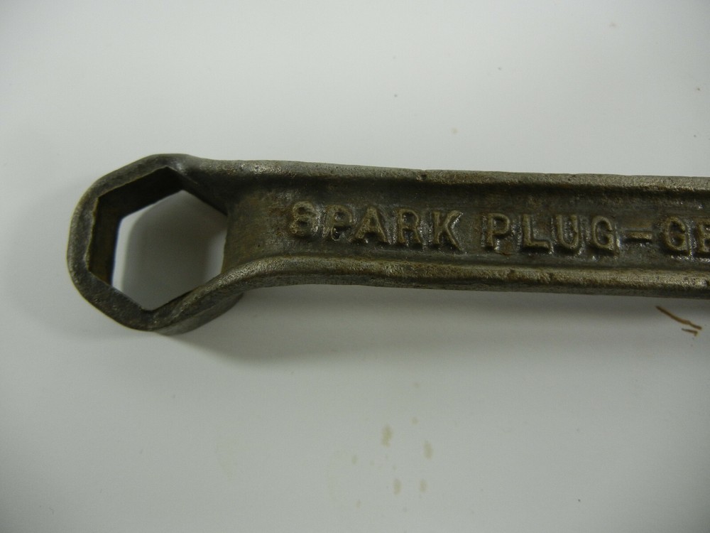 CYLINDER STUD BATTERY NUT SPARK PLUG - #90257 wrench H002