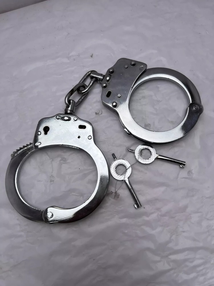 Maximum security Handcuffs Standard Size Nickel Double Locking New