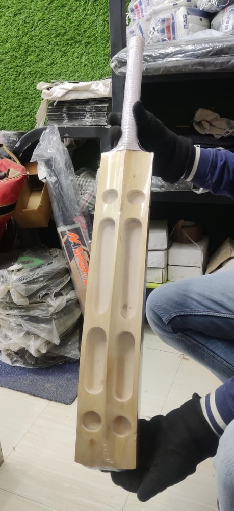 Selectted Willow Cricket Bat.