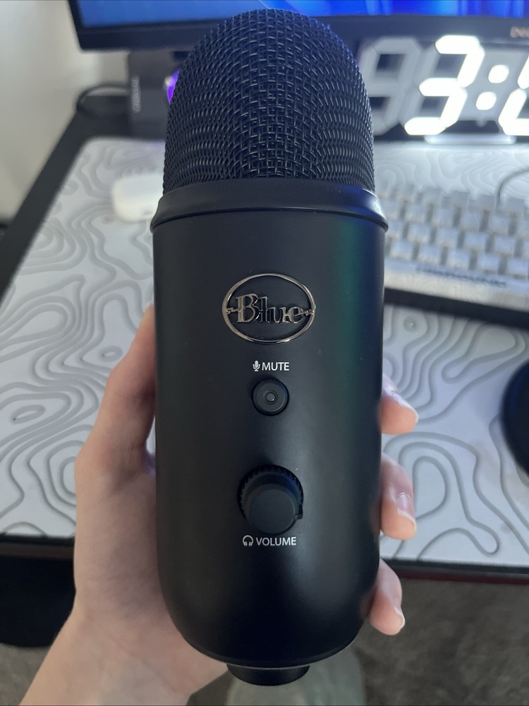 Blue Yeti USB Microphone Multi-Pattern, Midnight