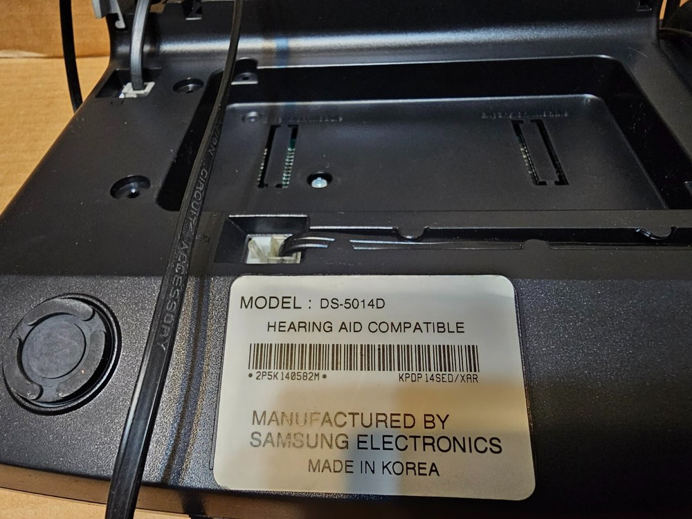 Samsung DS-5014D 14-Button Display Speakerphone (Black)