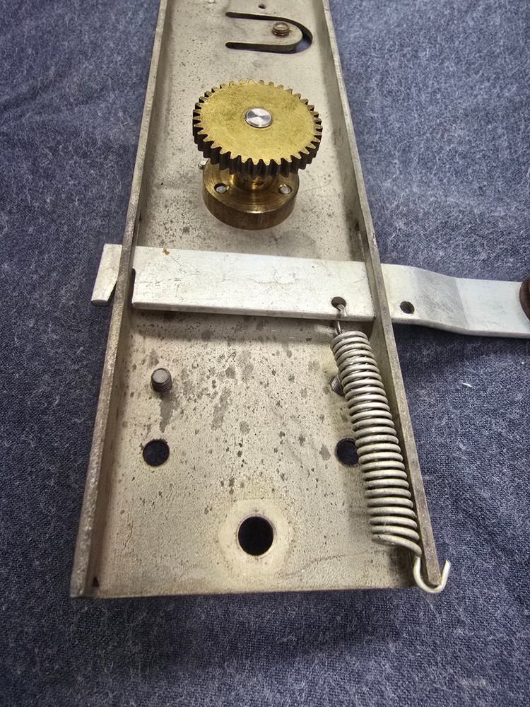 Hammarlund SP-600 Ham Radio Receiver Part - Frequency Dial Support Assembly