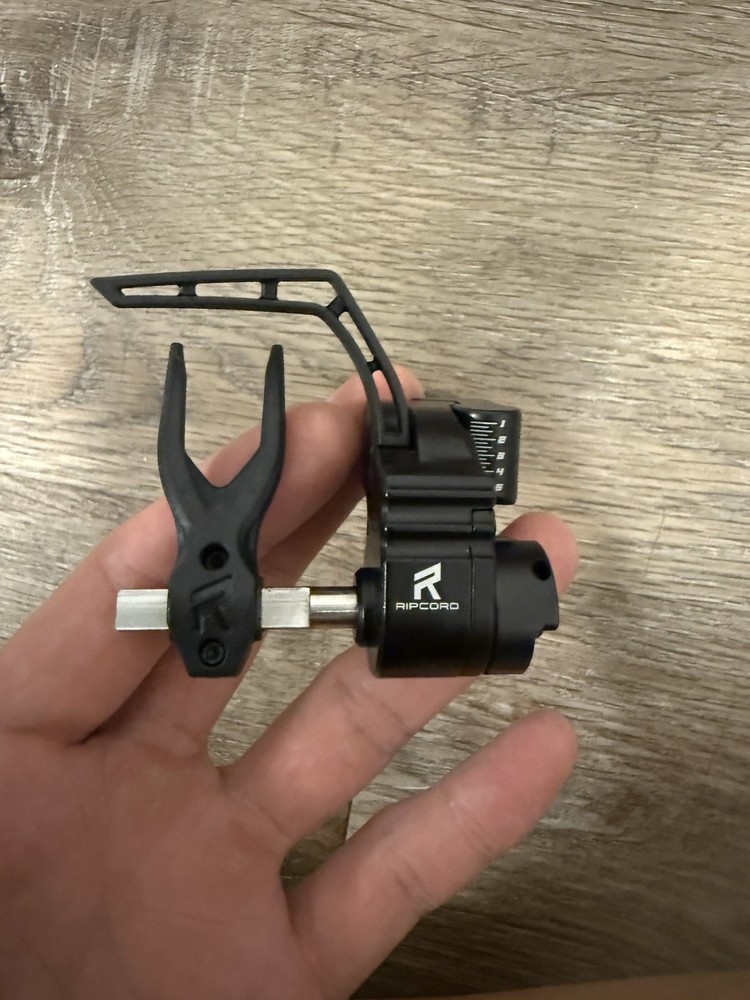 Compound bow kit - sight, arrow rest, stabs, sling, QD