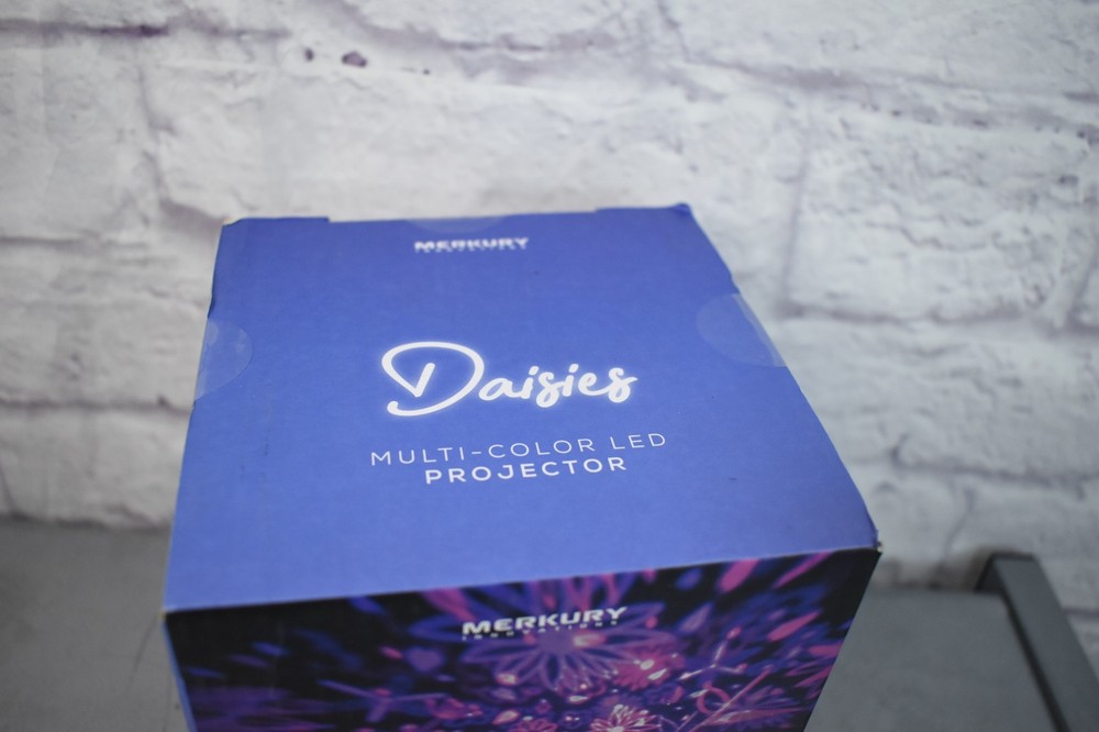 Merkury Daisies Multi-Color LED Projector NEW