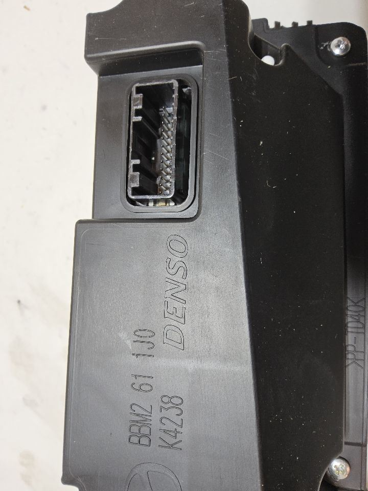 2010-2011 MAZDA 3 Upper Center Dash Display Screen