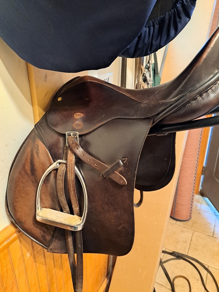 17.5 Imperial AP jump saddle