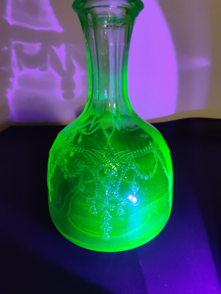 Uranium Vinegar Bottle (Princess Pattern)