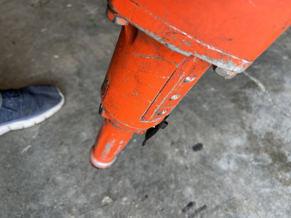 Rockwell Model B Pneumatic Hacksaw.