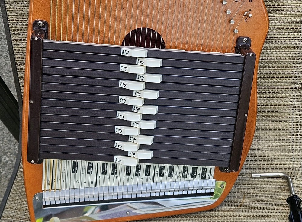 Oscar Schmidt Autoharp with Tool