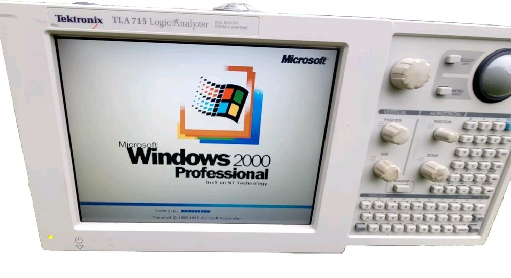 Tektronix TLA715 Logic Analyzer