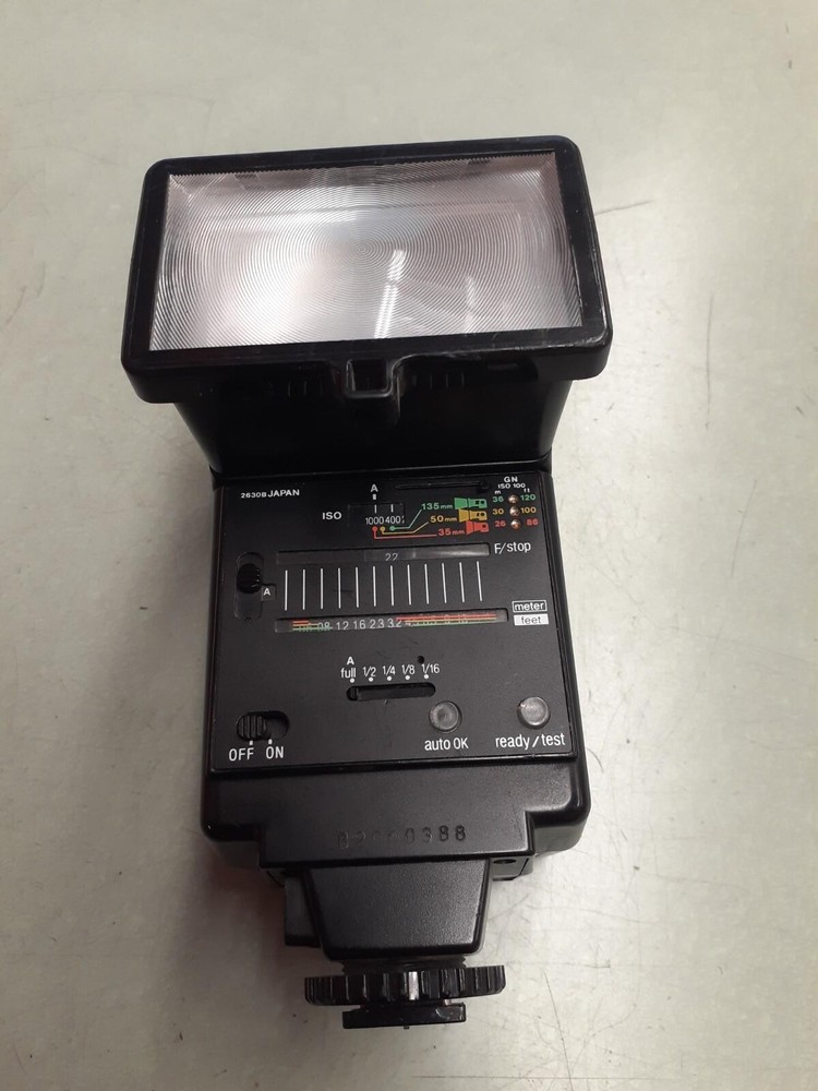 SunPak 333 Thyristor Auto Zoom Flash - Black