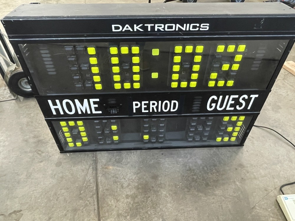 Vintage Daktronics MS-1000 Scoreboard, Powers On, As Is, See Details Needs Work