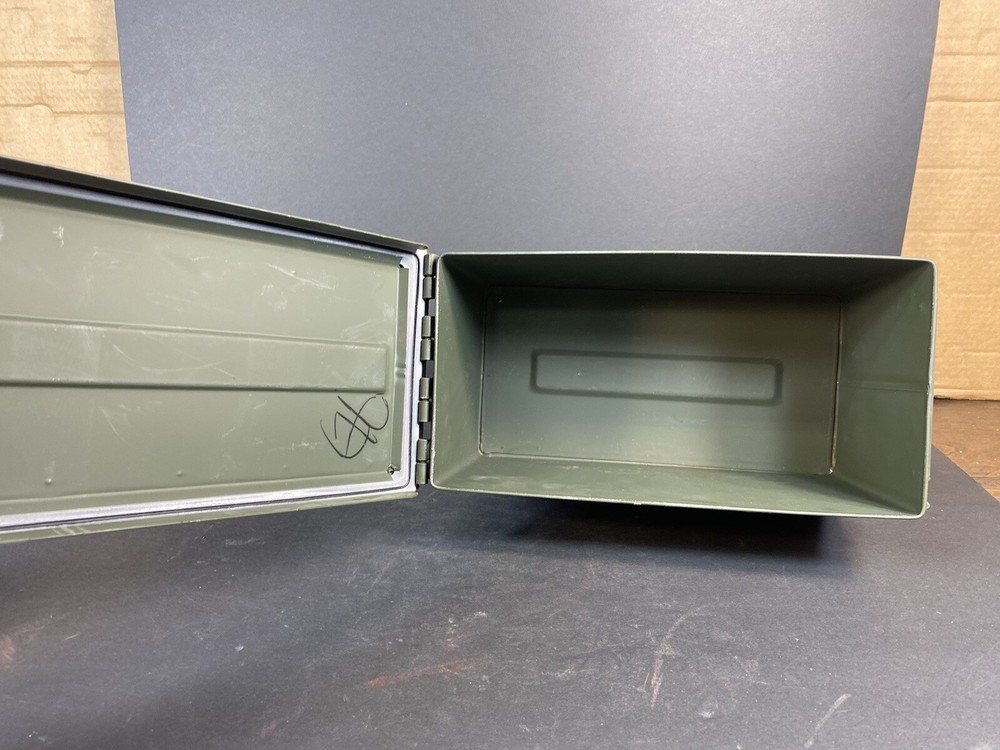 ARMY METAL AMMO BOX “empty”