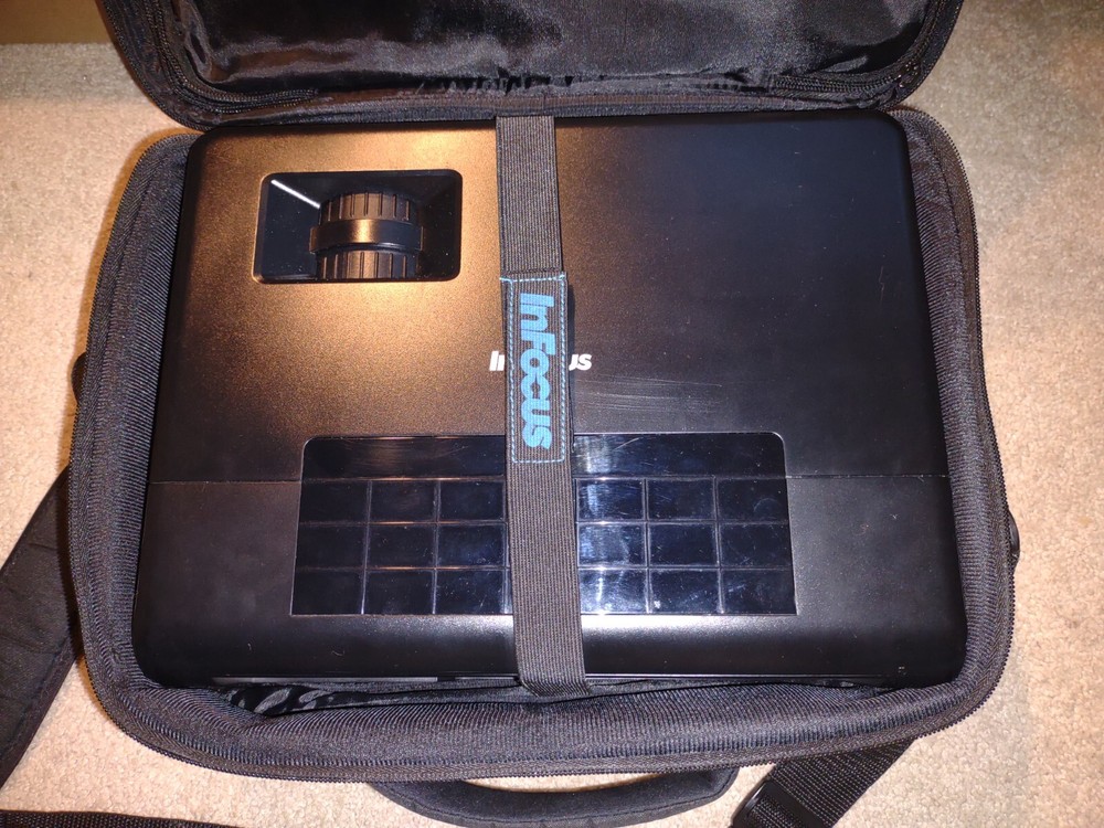 InFocus IN2116 DLP Projector