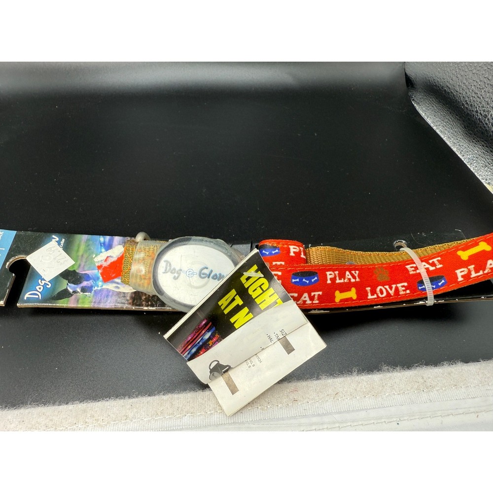 Dog e Glow Light Up Novelty Dog Collar Medium 10-15" NEW Funny Bone Red