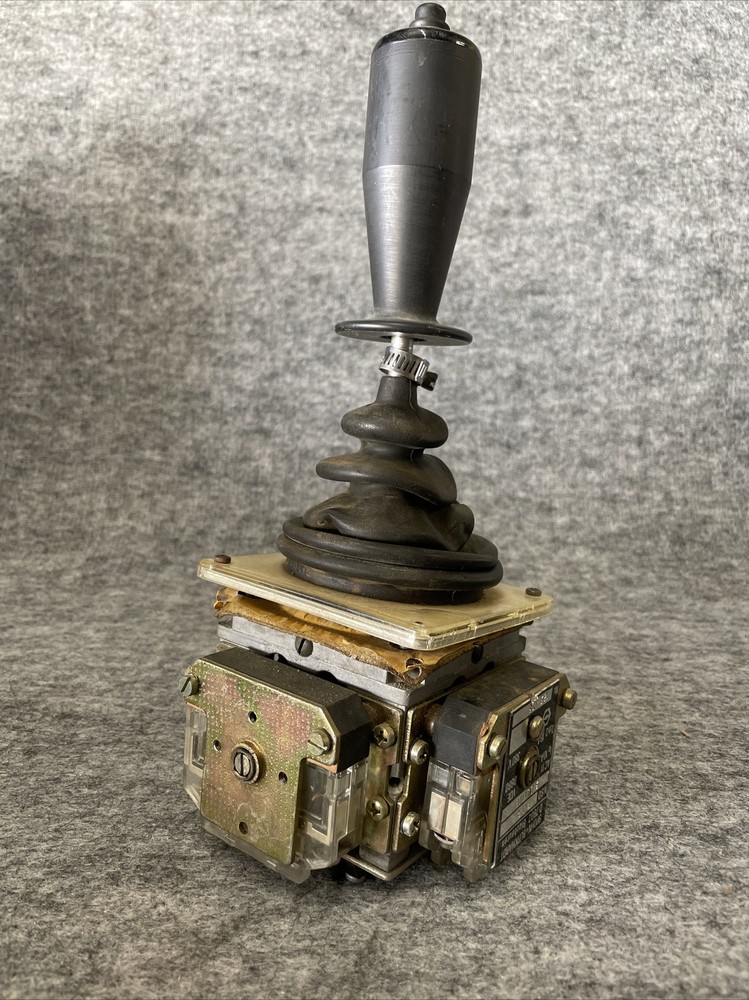 Spohn + Burkhardt 11FAVR Cran Joystick Controller W/ Center Button Switch Used