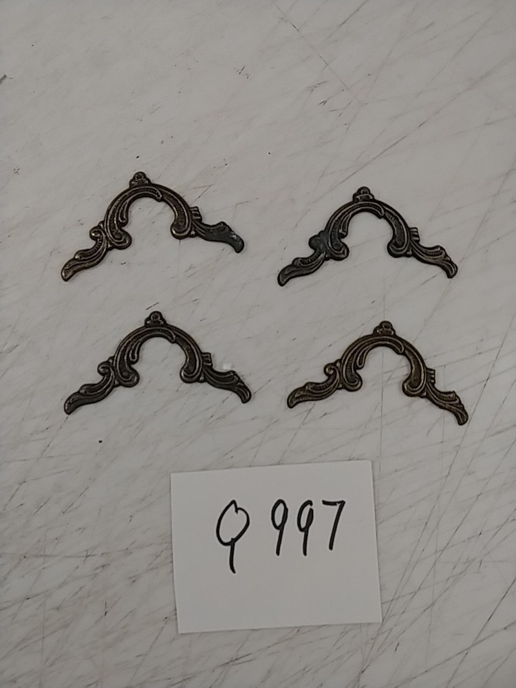 4 CLOCK  /  FURNITURE DECORATIONS