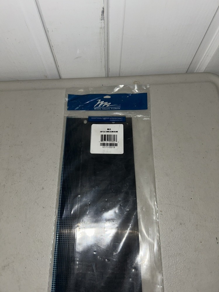 Middle Atlantic Products HBL3 Aluminum Blank Panel 3SP Flat Alum HBL3 New Panel