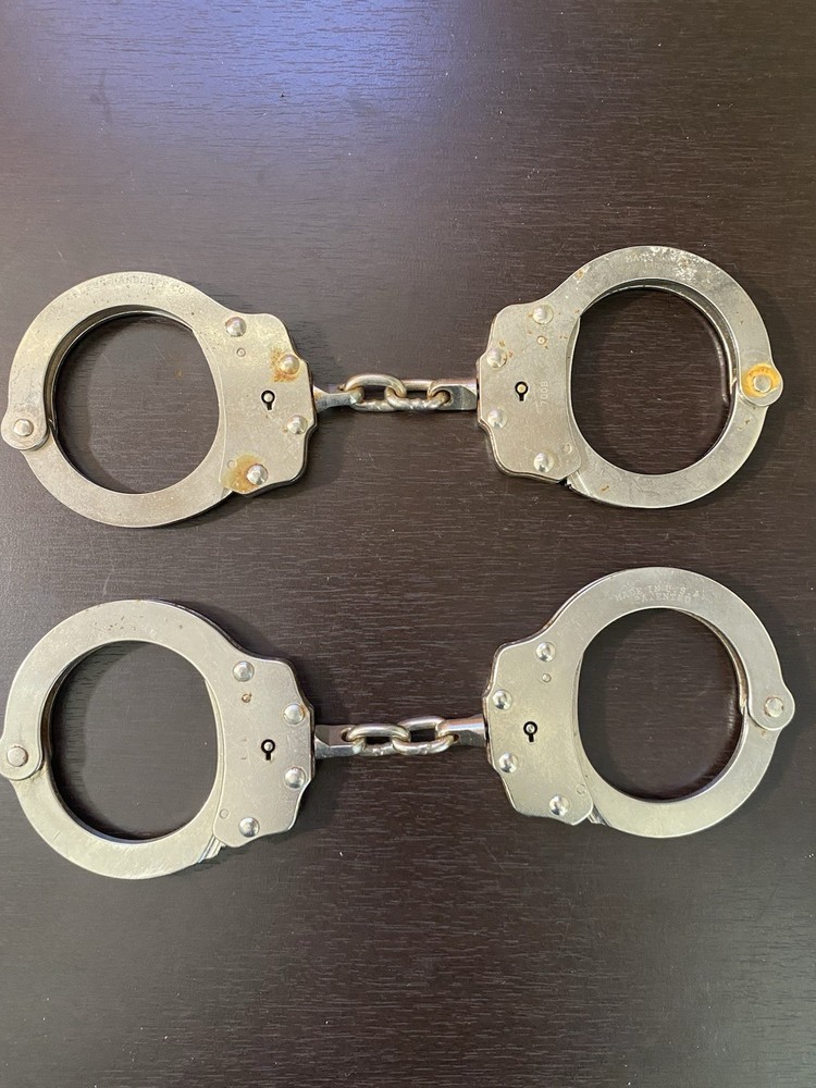 Peerless Handcuffs  *No Key*