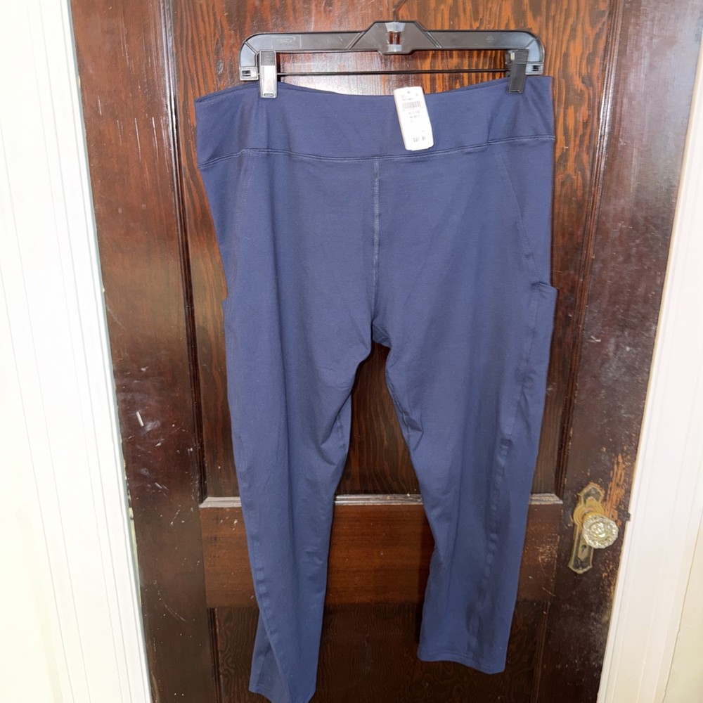 Lululemon navy  leggings so 12 NWT