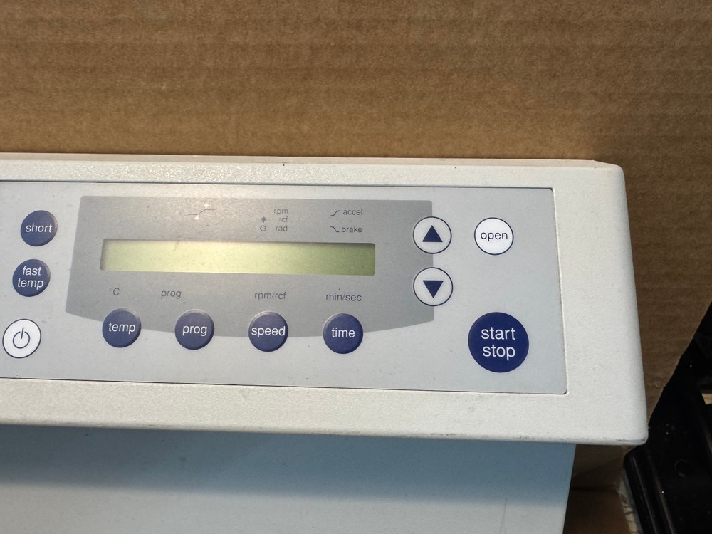 Eppendorf 5810R Centrifuge Front Display Control Panel