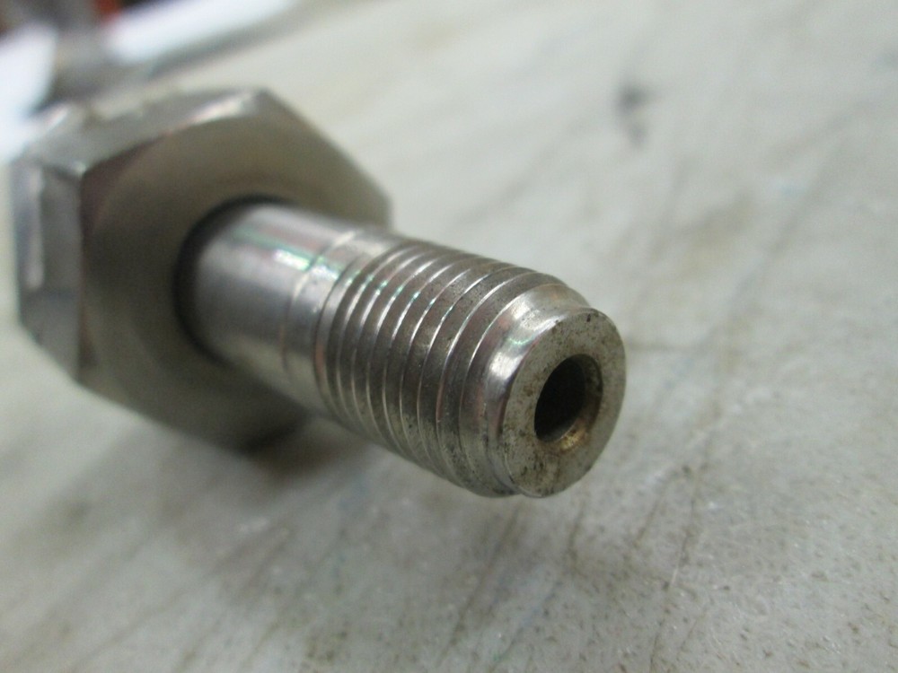 Oxygen Regulator S/S Bottle Adapter #540 1/4" MNPT (Used)
