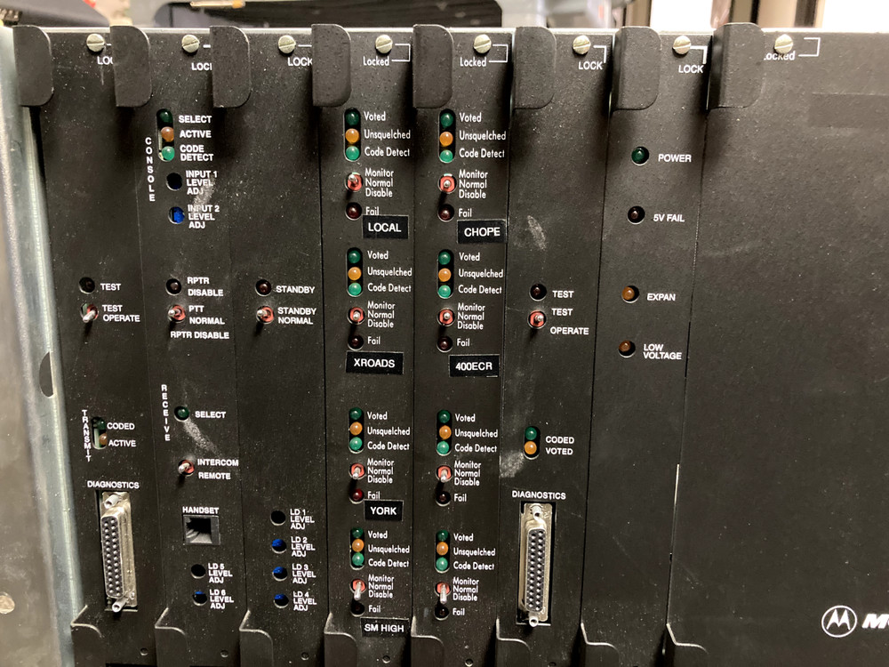 MOTOROLA Q2981A SECURENET DIGITAC COMPARATOR LOADED W/ CARD MODULES