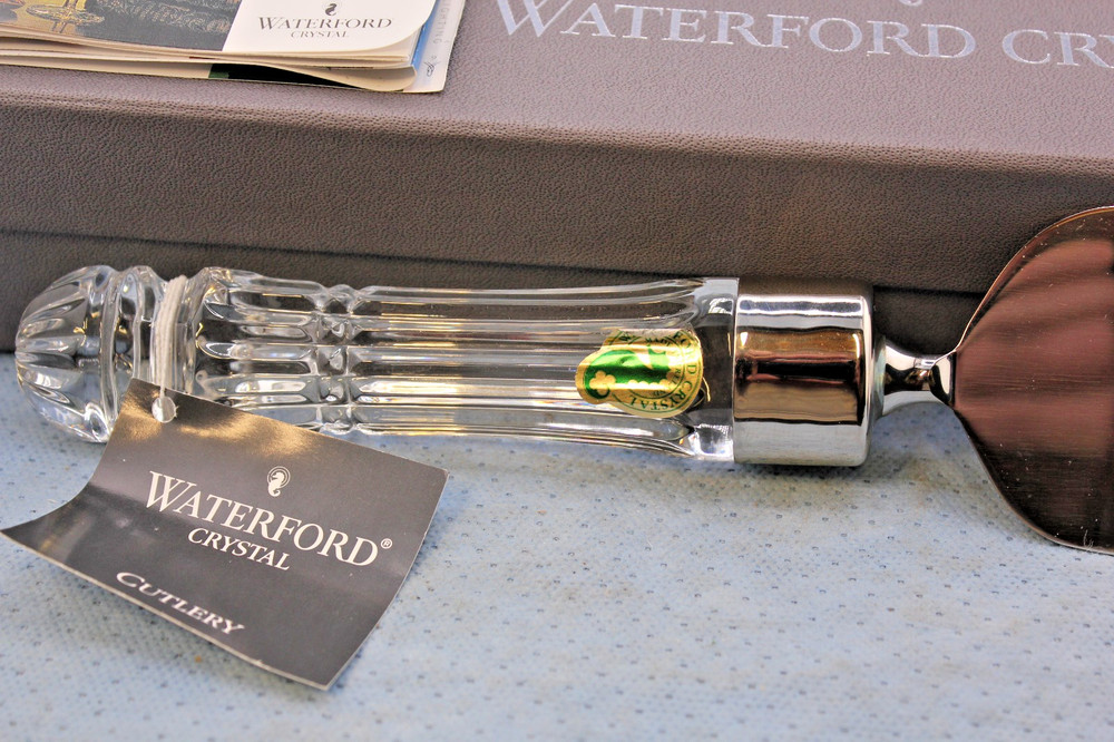 WATERFORD CRYSTAL OFFSET WEDDING CAKE SERVER