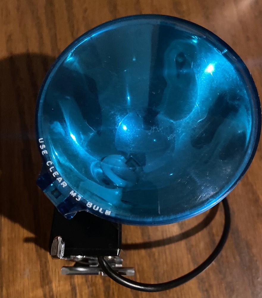 Polaroid Flash Bulb Model 268 Untested Includes 5 Unused M3 Bulbs