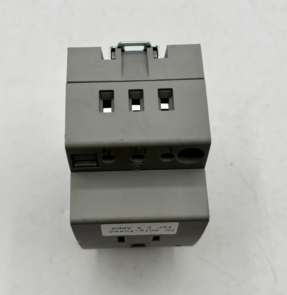 Phoenix Contact / EO-AB/UT/LED/15 0804155 / Hole Type Socket