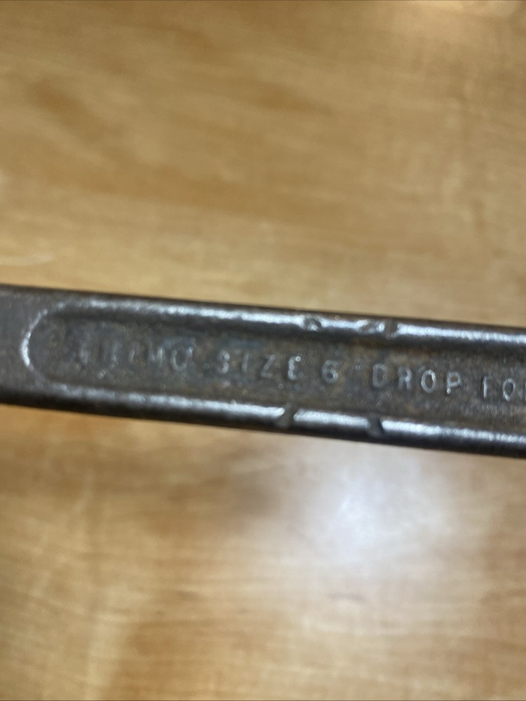 Small TRIMONT / TRIMO SIZE 6 " ADJUSTABLE PIPE WRENCH - Original