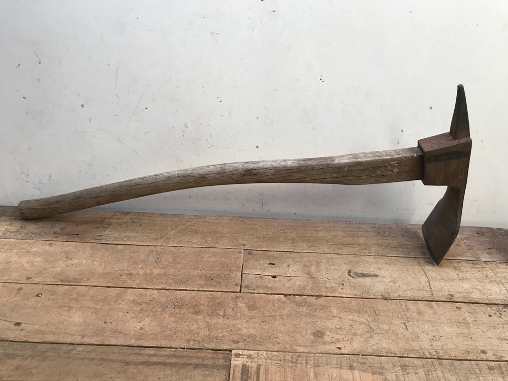 Old Kelly Axe & Tool Co. True Temper Digging Mining Pick w/ handle