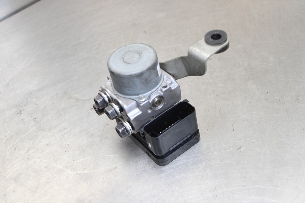 17-24 KAWASAKI Z900 ABS PUMP UNIT MODULE