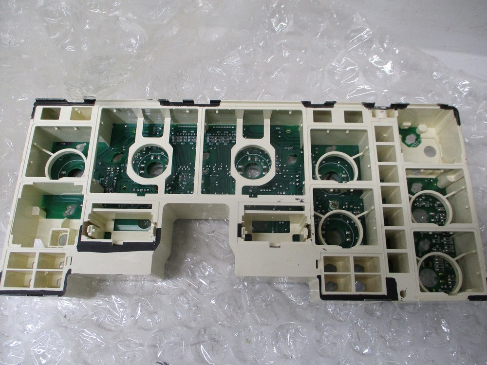 2037898P2 INTERNATIONAL CLUSTER HOUSING