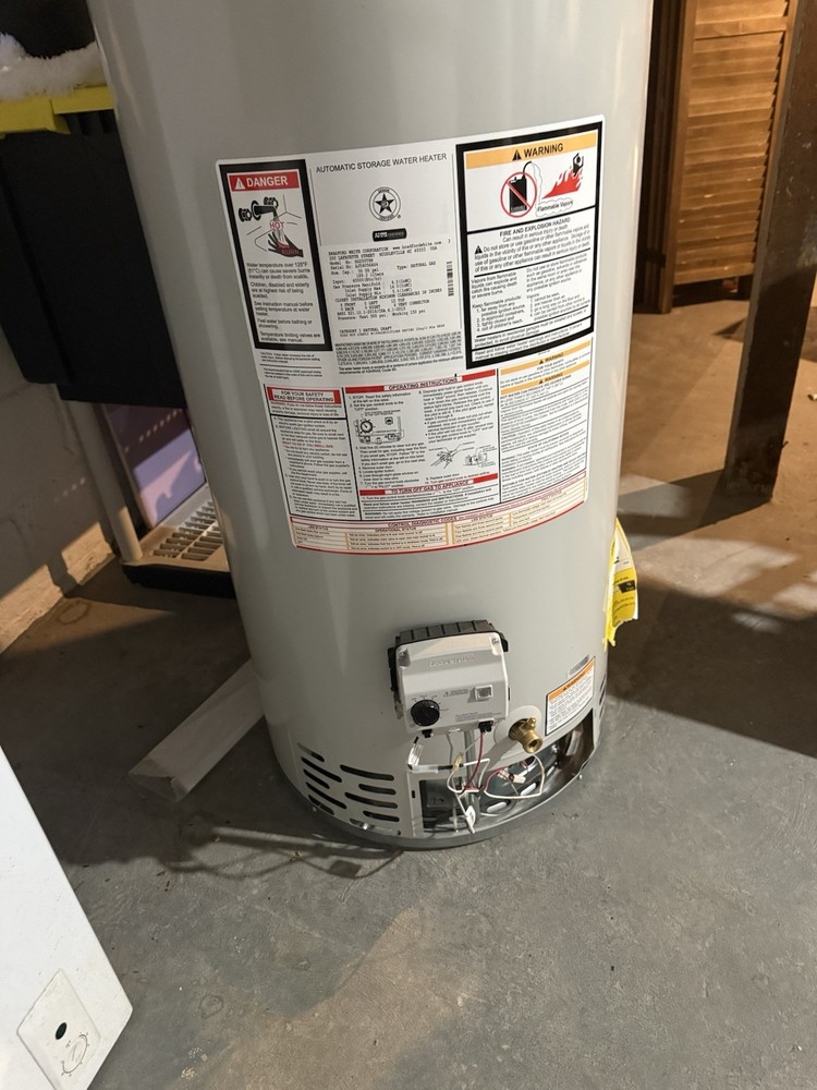 water heater !!! 700 or better offer! Never been used brand new ! 50 gallon