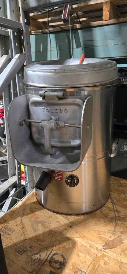 Toledo potato pealer