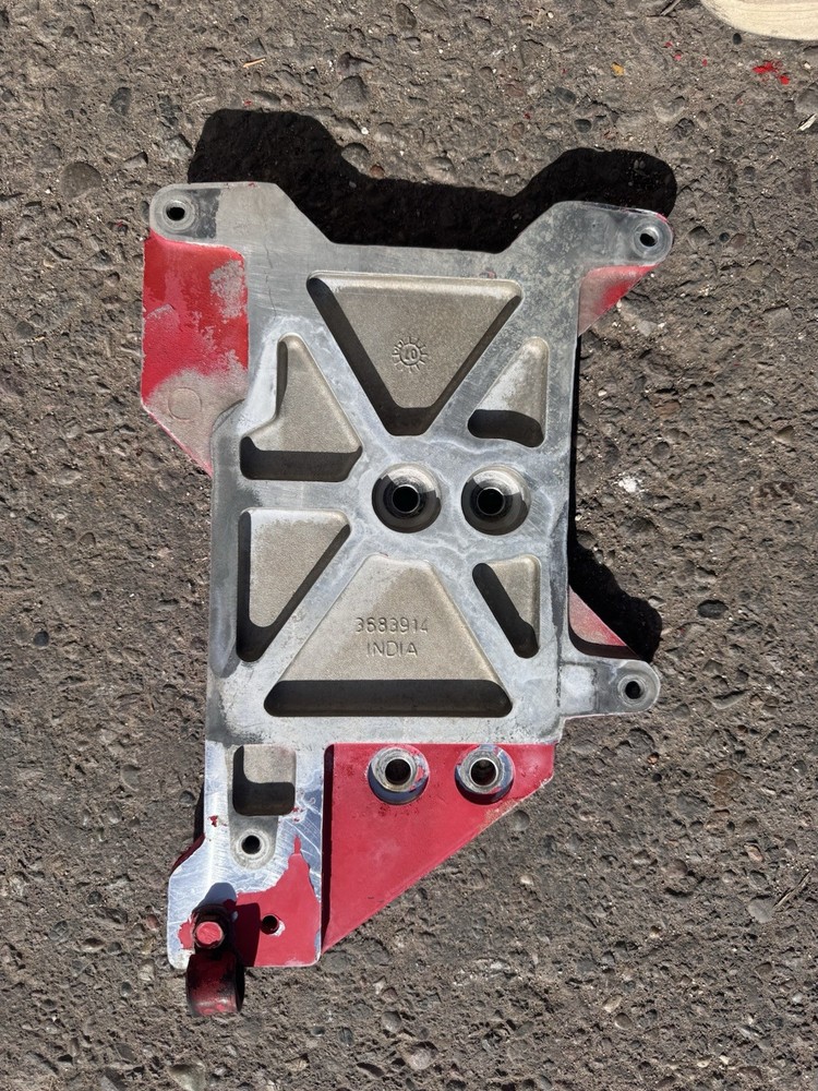 Cummins ISX15 Engine Bracket 3683914