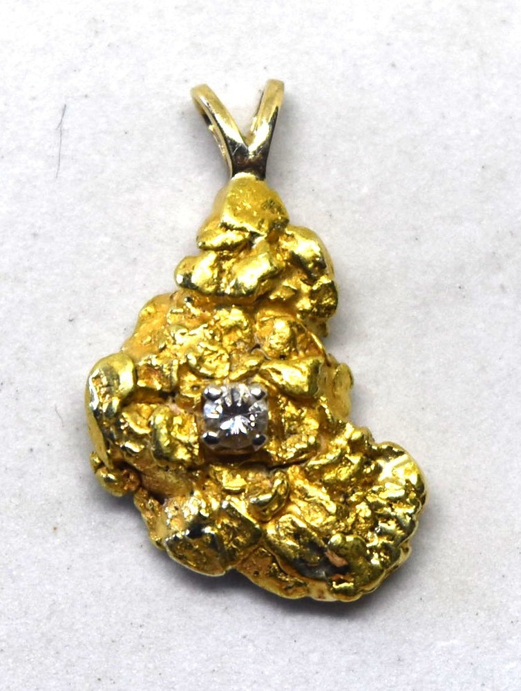 Beautiful 10K Solid Gold Nugget and Diamond Pendant