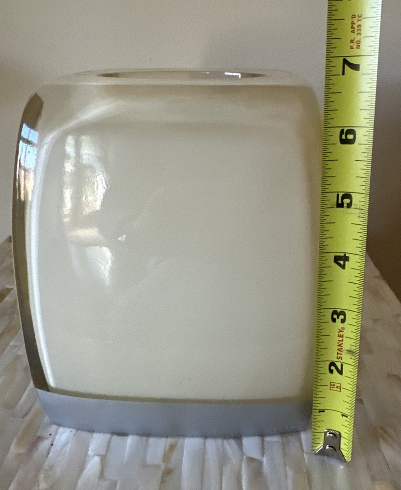 Wamsutta Lucite Acrylic Tissue Box Holder