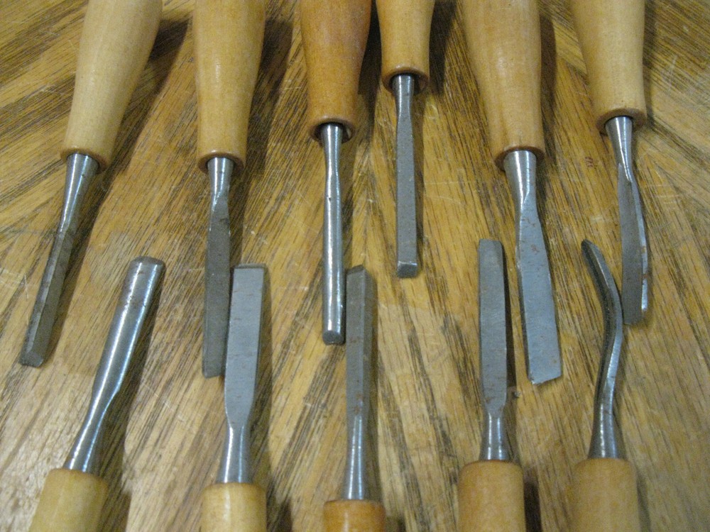 11 Piece Wood Carving Hand Chisel Tool Set Professional Woodworking Gouges Steel