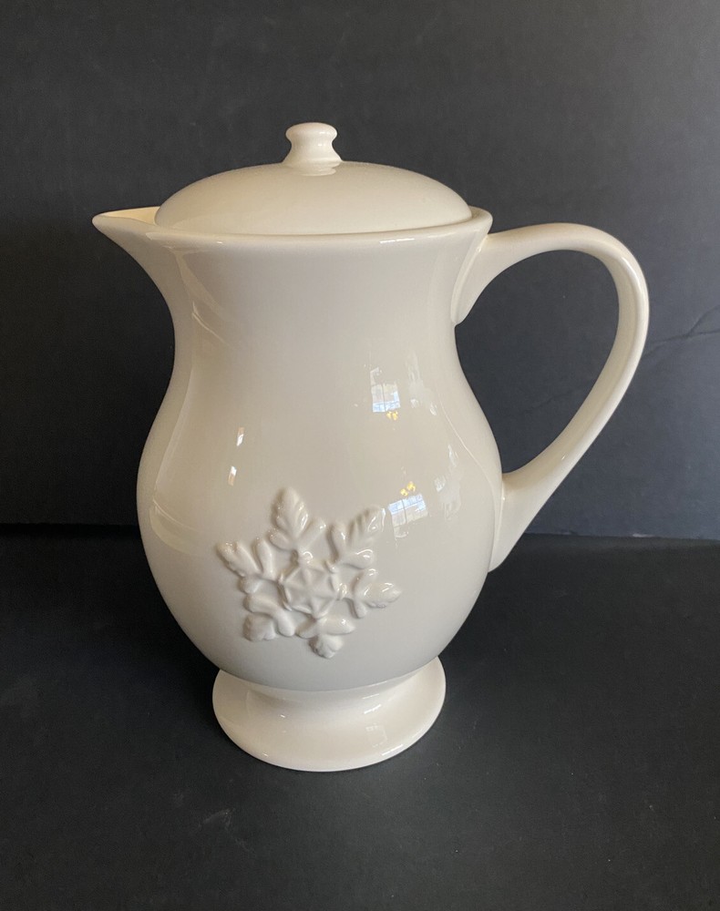 Pottery Barn ~ Snowflake ~ Pitcher and Lid ~ 2 Qt