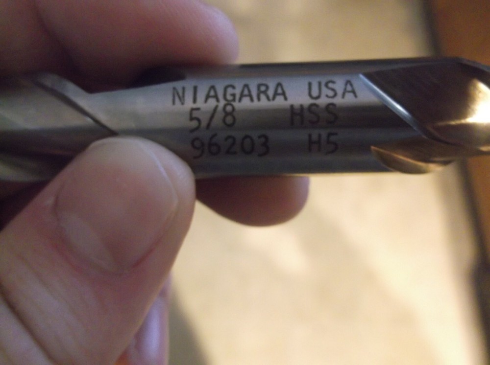 Niagara Cutter 5/8" 2F DE SQUARE END HSS ENDMILL
