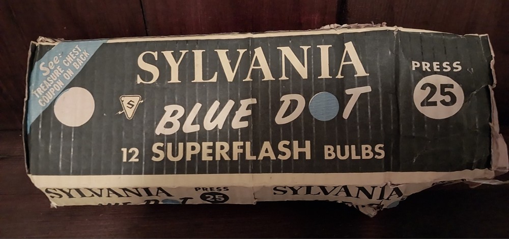 4 Sylvania Blue Dot Super Flash Bulbs Press 25