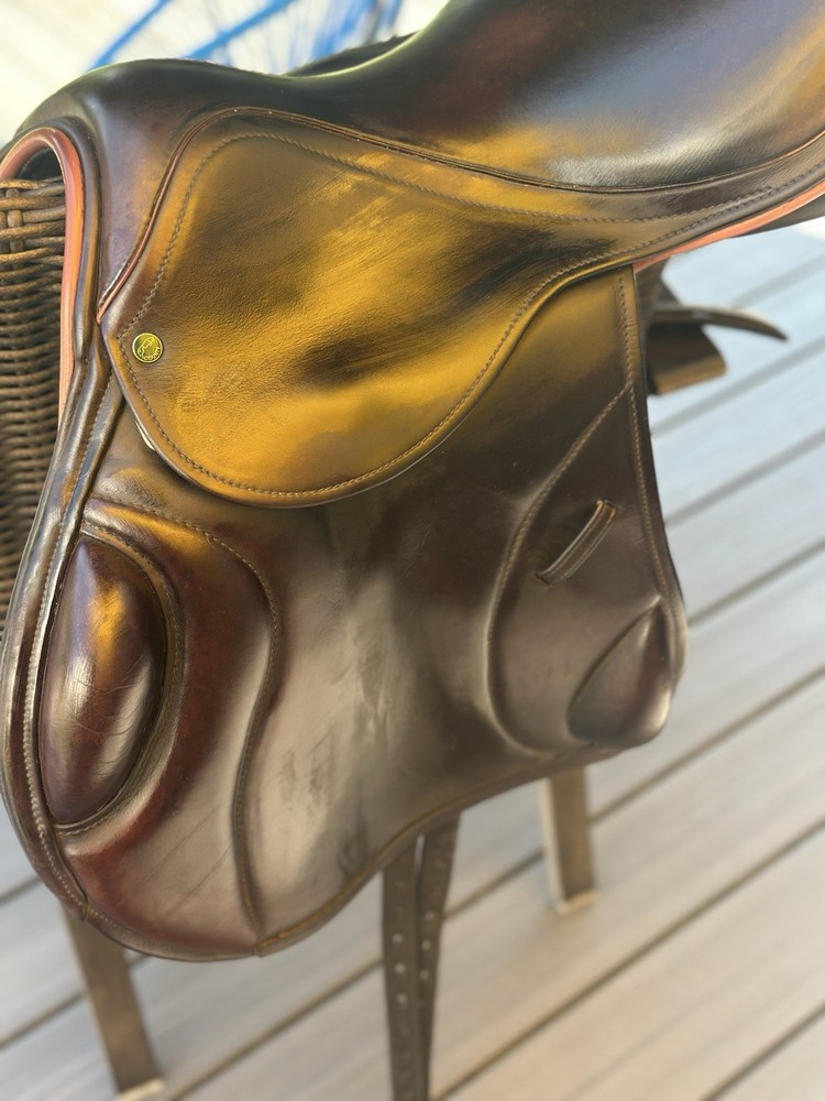 County Solution Jump Saddle 18 M SR