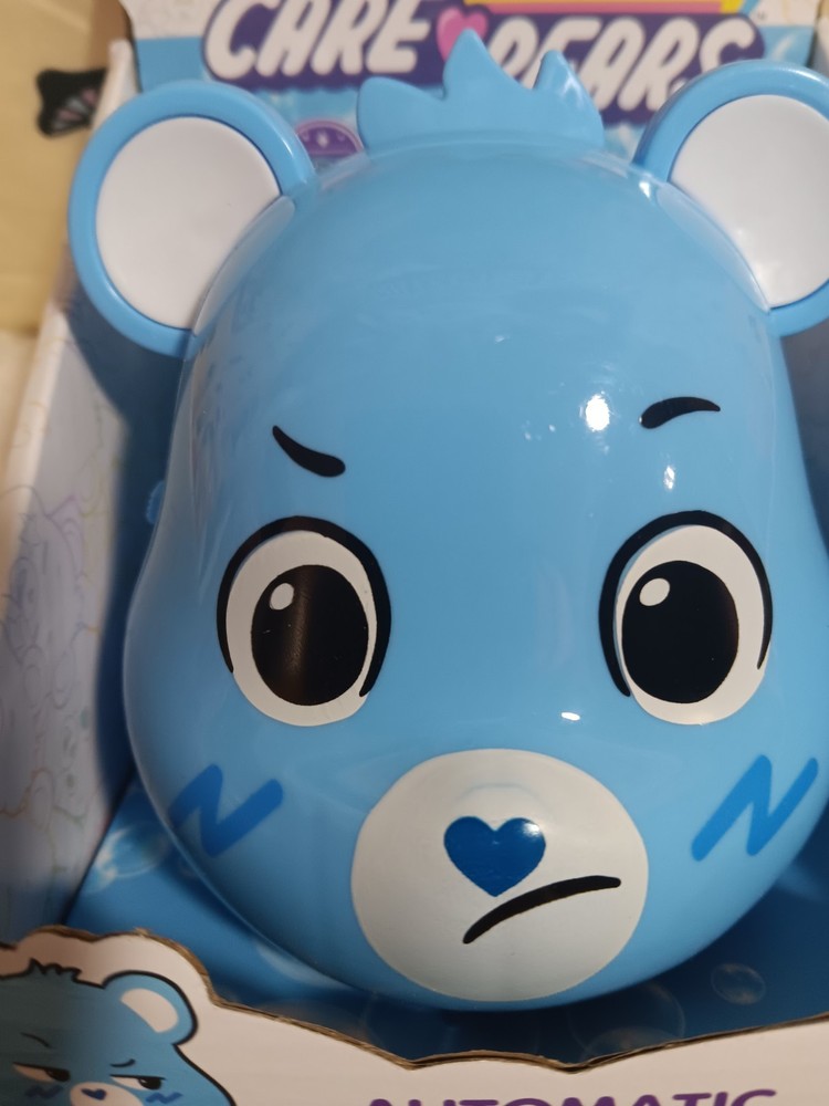 NEW IN BOX CARE BEARS AUTOMATIC BUBBLE BLOWER W/ SOLUTION GRUMPY BEAR 8.25"...