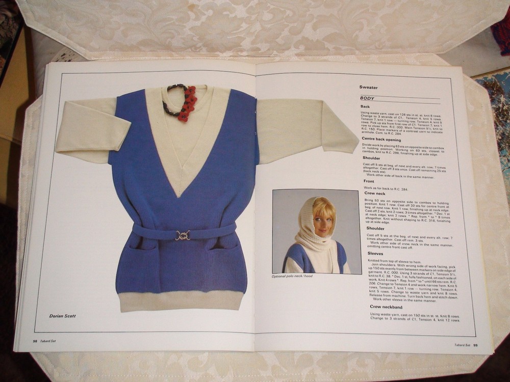 KNITTING MACHINE BOOK AUSTRALIAN DESIGNER KNITS