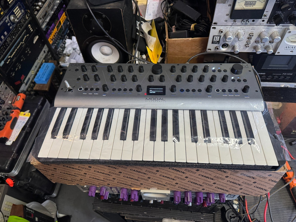 Modal Electronics Carbon8 Experimental Digital Synth Keyboard ARMENS