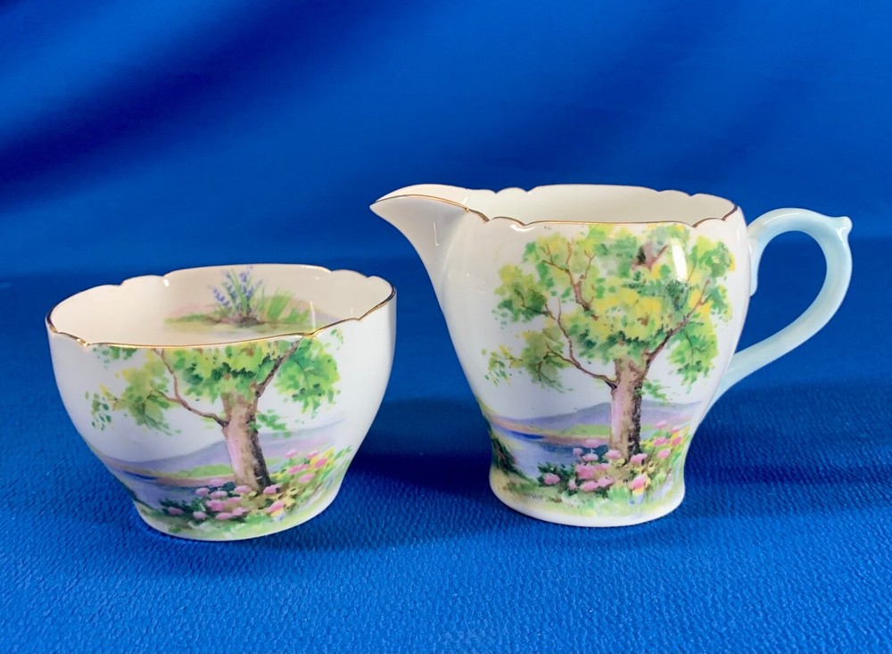 SHELLEY WOODLAND PATTERN SUGAR AND CREAMER SET