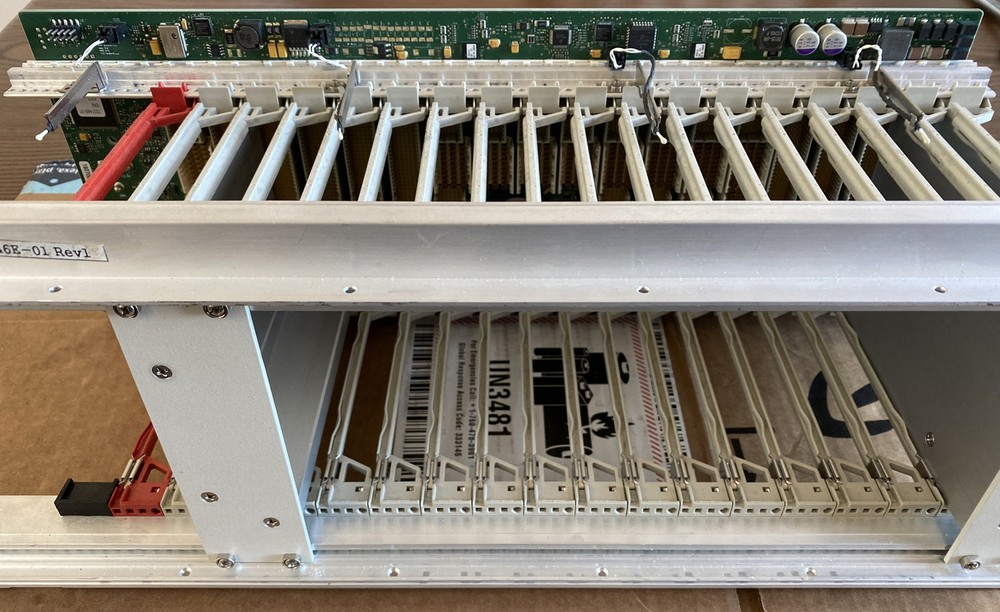 National Instruments PXIe-1065 Backplane